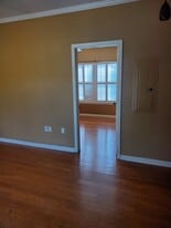 Building Photo - 612 S Kenilworth Pky