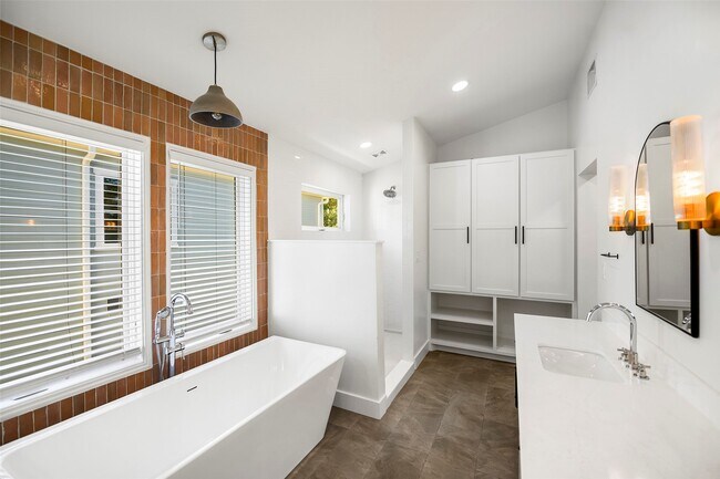 Building Photo - 1129 Euclid St