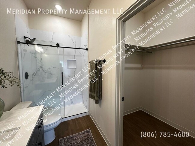 Building Photo - 5912 Erskine St