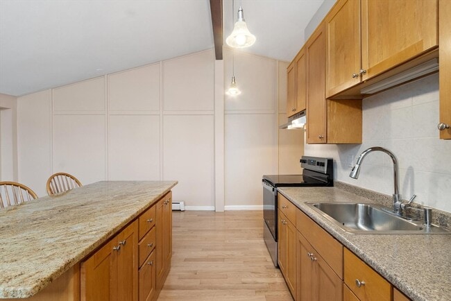 Building Photo - 103 Elmcrest Rd