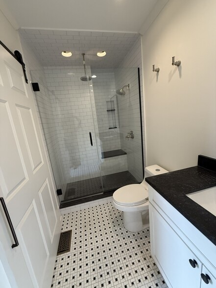 Building Photo - 678 Mohawk St