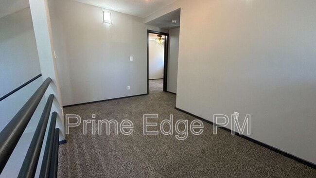 Building Photo - 1741 Ridgehaven Ct