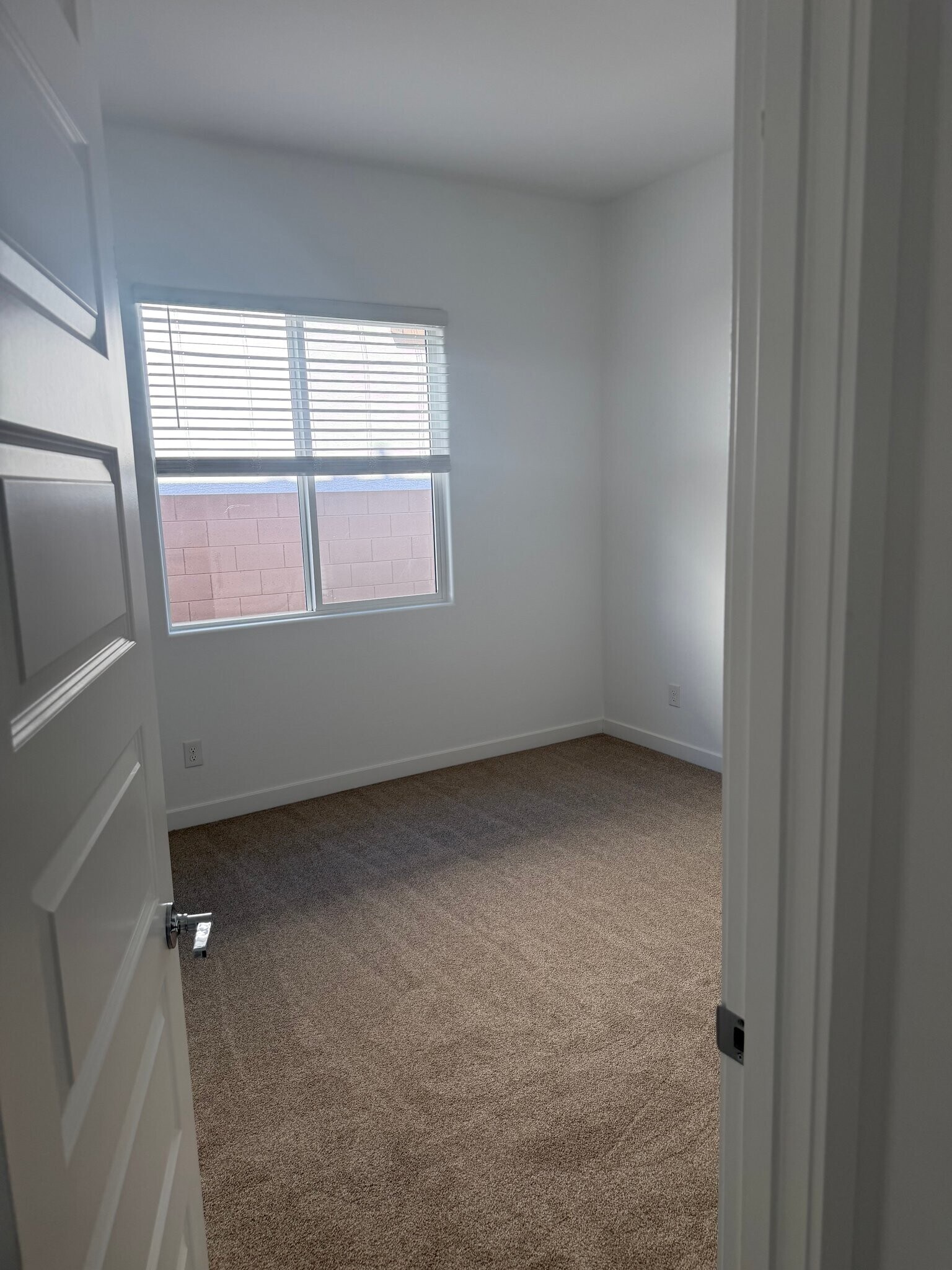 Building Photo - 9641 W Mulberry Dr