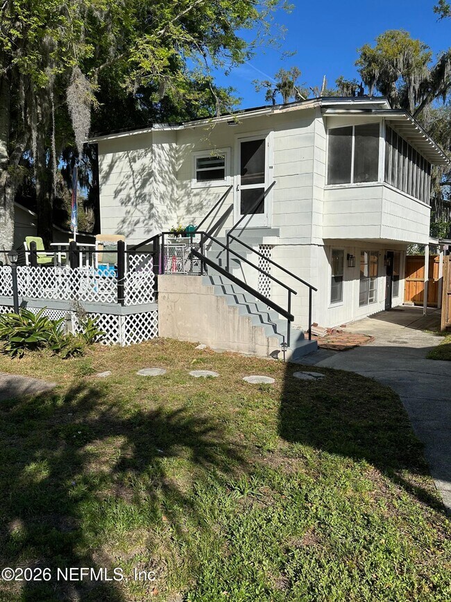 Building Photo - 111 Cedar St