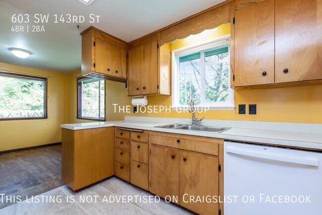 Building Photo - 603 SW 143rd St
