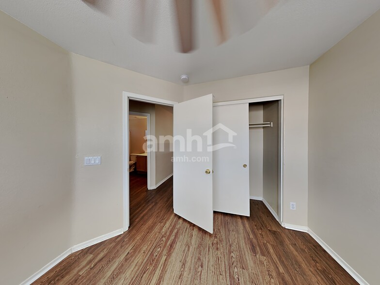 Building Photo - 7926 N 54th Dr