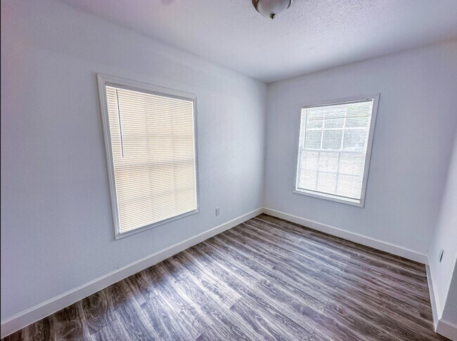 Building Photo - 2555 Pierce St