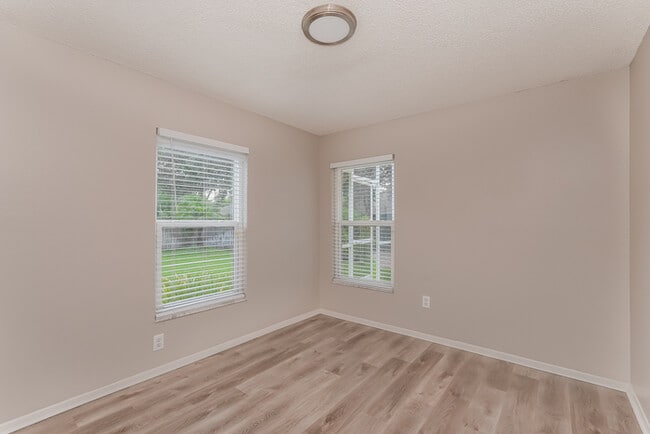 Building Photo - 1601 Bent Pine Way