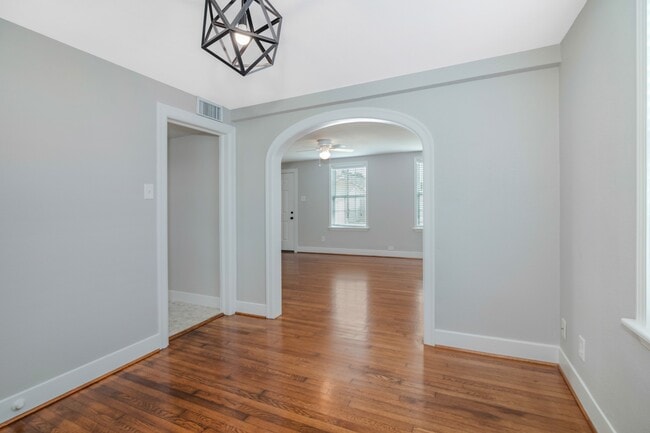 Building Photo - 4618 Avenue S 1/2