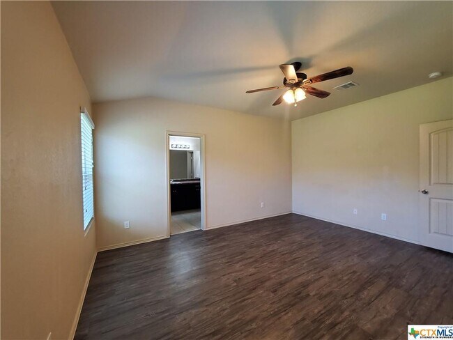 Building Photo - 1536 Gateshead Dr