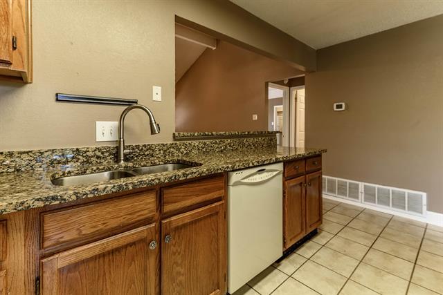 Building Photo - 2513 Poppy Ln