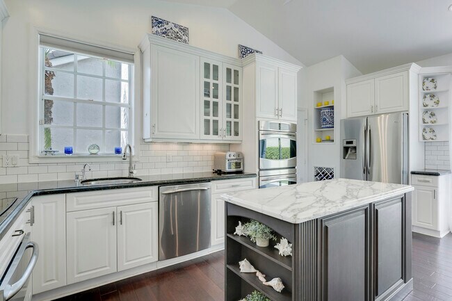 Building Photo - 13810 Cross Pointe Ct