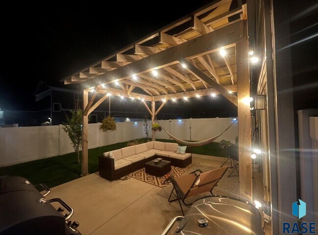 Building Photo - 4417 E Leubecher Pl