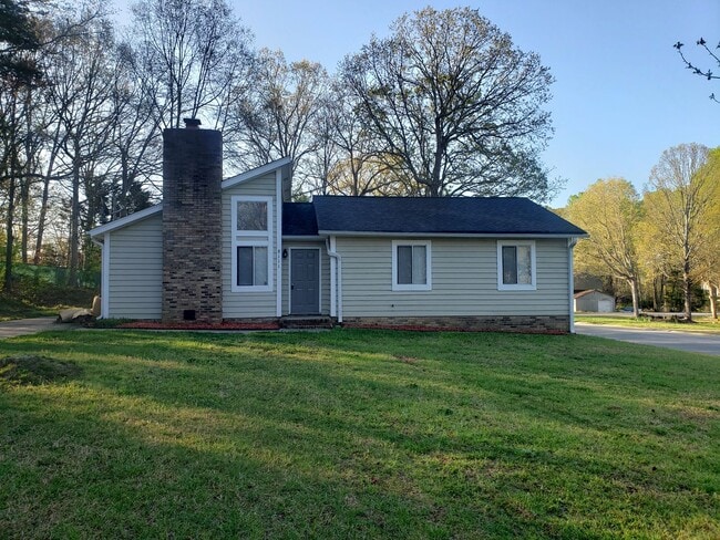 Primary Photo - Adorable 3 Bedroom Home in Hemby Bridge!