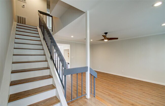 Building Photo - 5839 Sugar Hill Dr