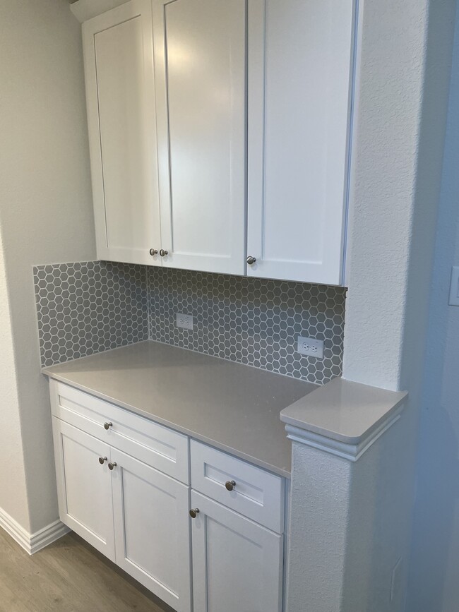 Building Photo - 3908 Chesapeake Ln