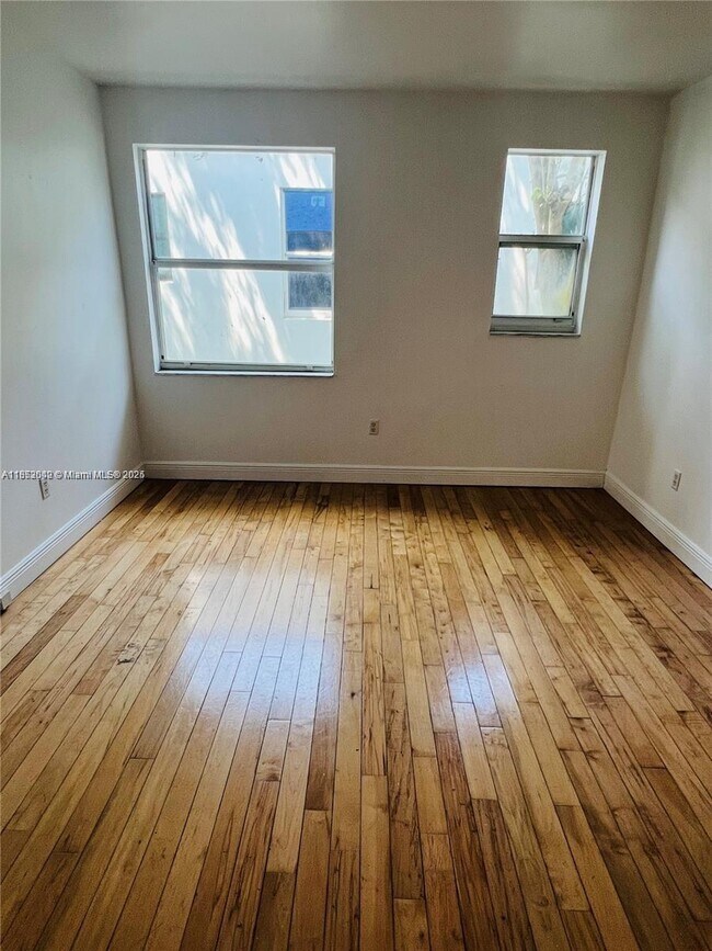 Building Photo - 1550 Drexel Ave