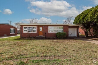 Building Photo - Pet Friendly 3-Bedroom 1.5-Bathroom