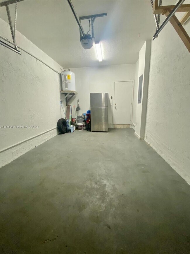 Building Photo - 12854 SW 49th Ct