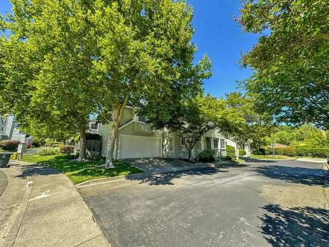Building Photo - 162 Ignacio Valley Cir