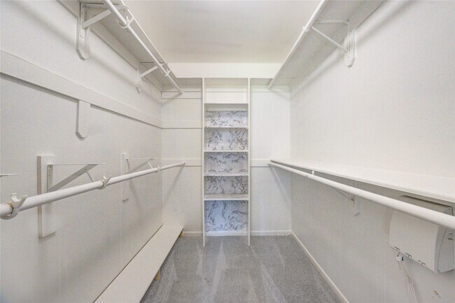Building Photo - 16814 Benwick Dr