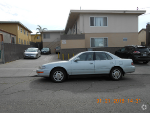 Building Photo - 2772 Parker Ave