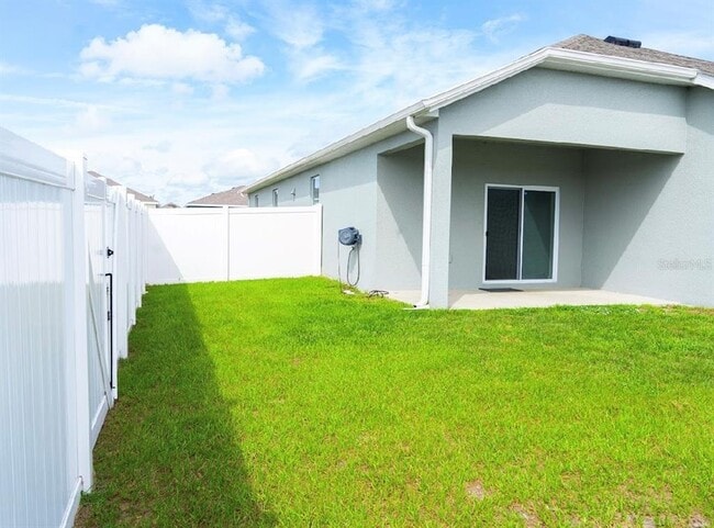 Building Photo - 445 Silver Palm Dr