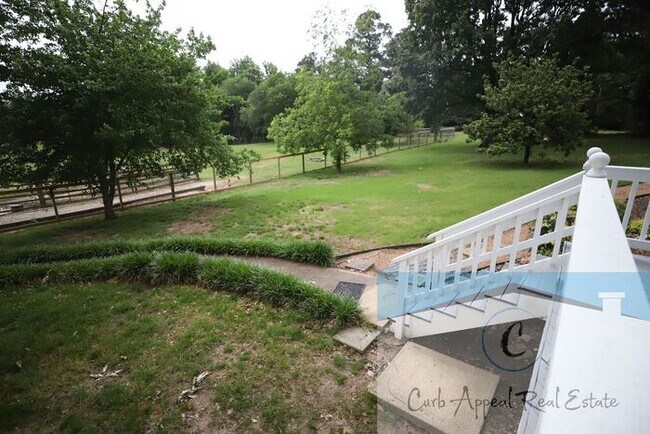 Building Photo - Westside Schools - 3 bed/ 2 bath 2,300 sq.ft.., den/family room, deck in the country on a paved r...