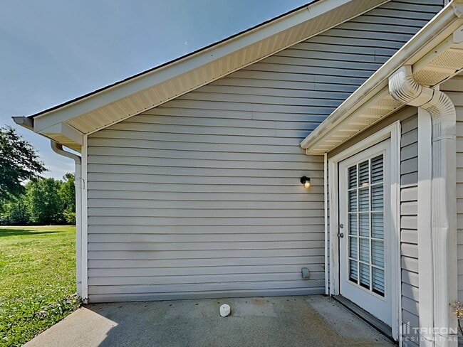 Building Photo - 15 Wilmington Dr
