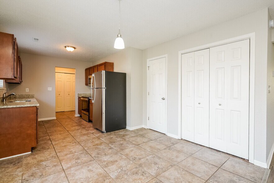 Building Photo - 7110 Tassel Meadow Dr