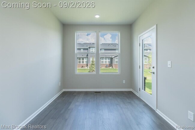 Building Photo - 4819 Glenora Dr