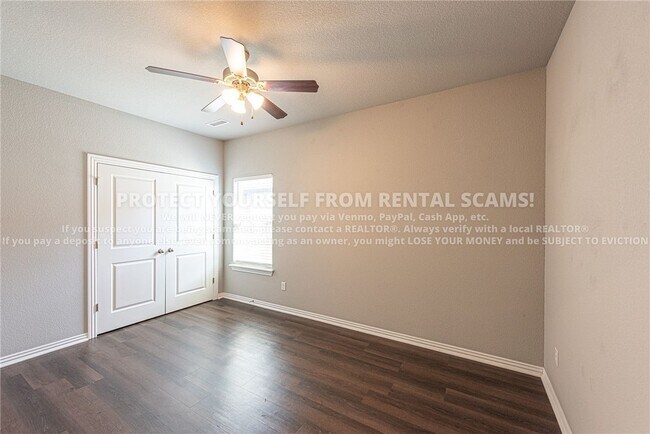 Building Photo - 211 Grove Ln