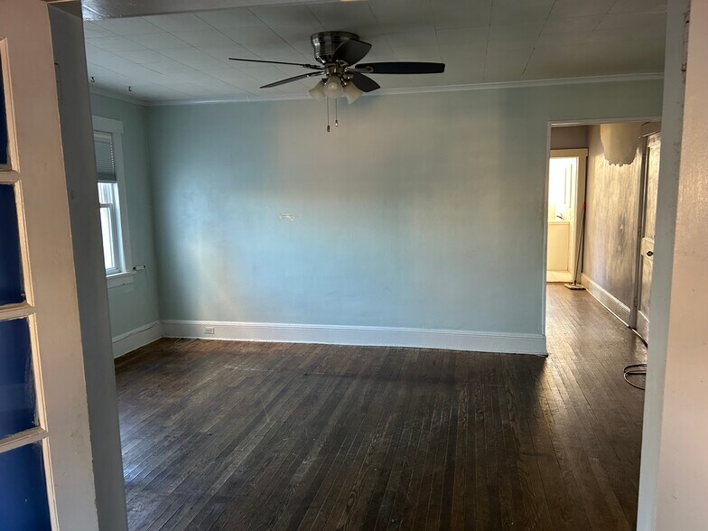 Building Photo - 101 W Allendale Ave