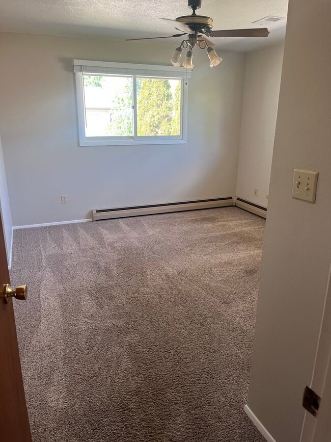 Building Photo - 3-bedroom, 2-bathroom home in the heart of Windsor with Detached Workshop!
