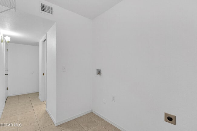 Building Photo - 6096 Pecan Park Pl