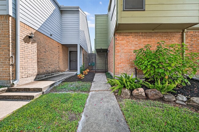 Building Photo - 1917 Trixie Ln