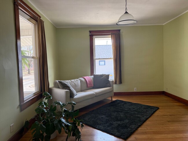 Building Photo - Charming Bungalow in Prospect Hill: Your P...