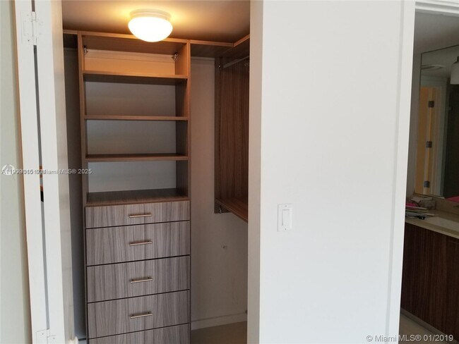 Building Photo - 5252 NW 85th Ave