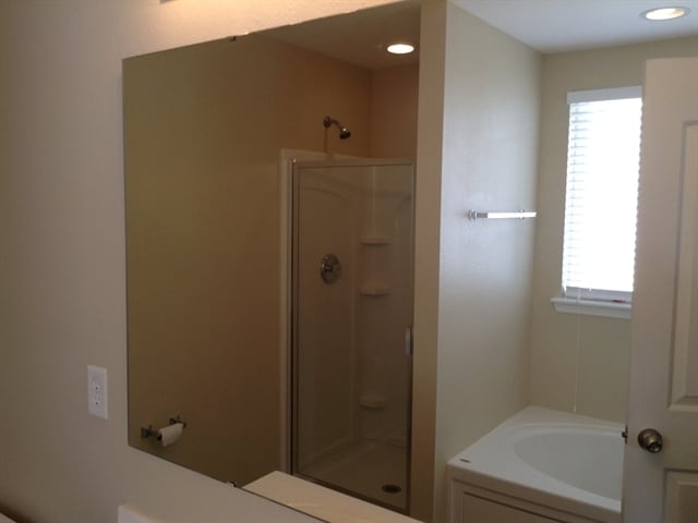 Building Photo - 2476 Ingleside Dr