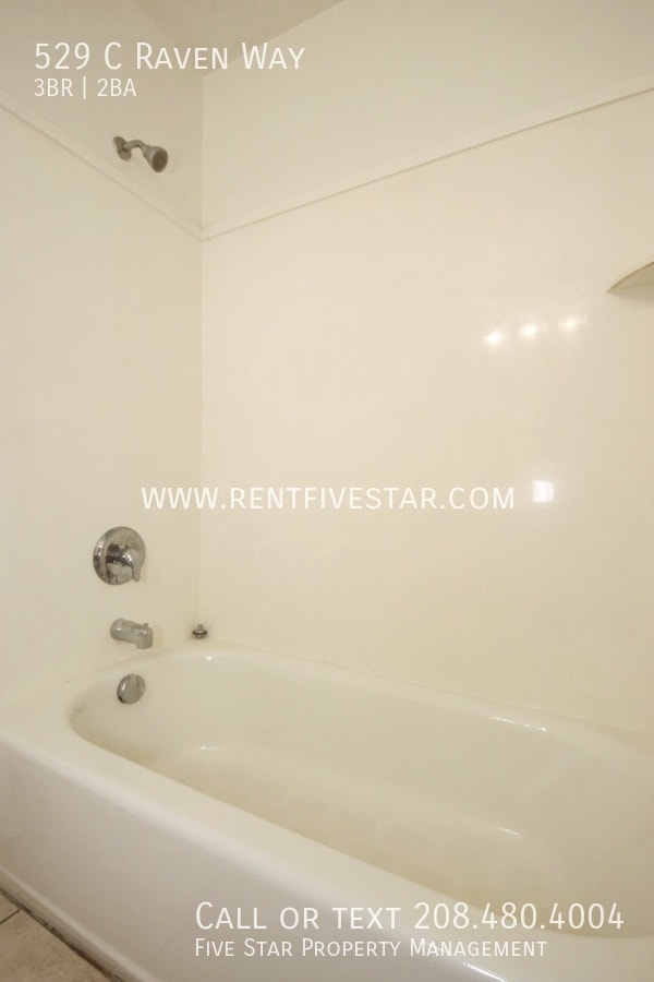 Building Photo - 529 Raven Way