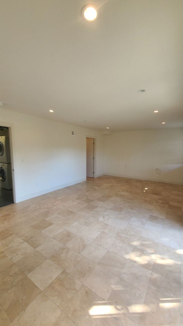 Building Photo - Double garage big single family house. Gustavo Lopez AMSI