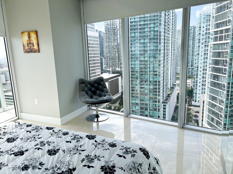Main bedroom - 1331 Brickell Bay Dr