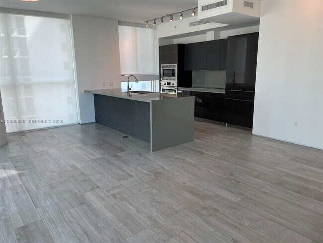 Building Photo - 1080 Brickell Ave