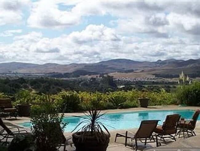 Building Photo - Hilltop Estate in Green Valley-Fully Furni...