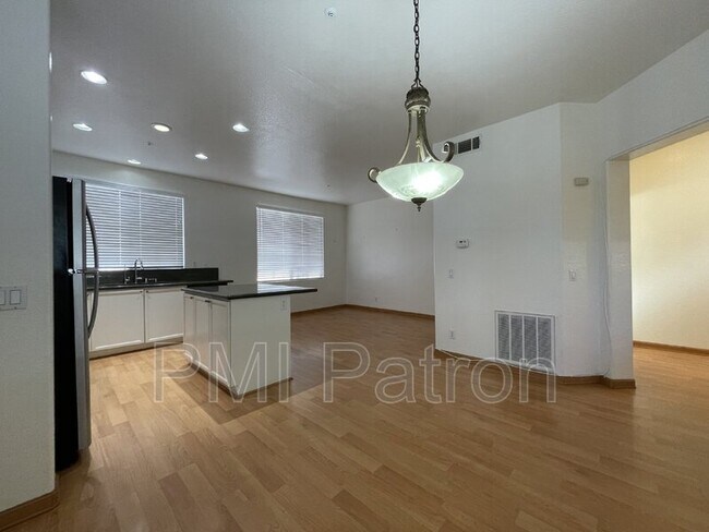 Building Photo - 4548 Montecito Dr