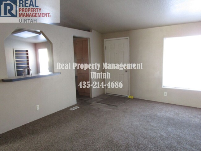 Building Photo - 3 bedroom 2 Bath Home