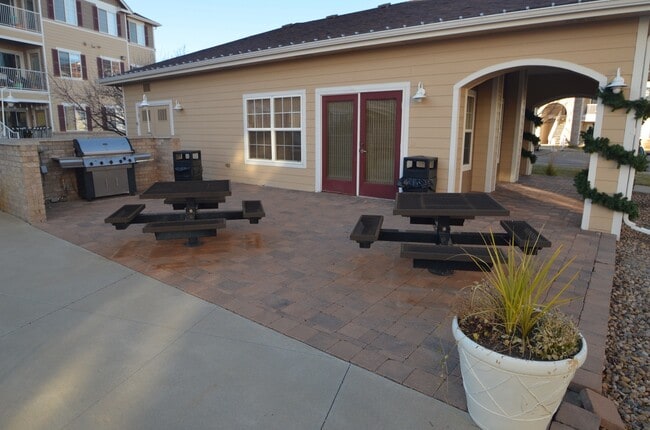 Building Photo - 15700 E Jamison Dr
