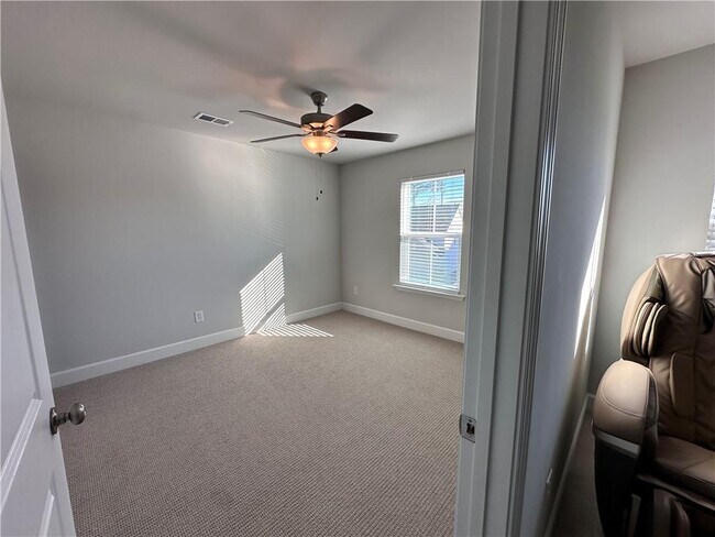 Building Photo - 5430 Wheeler Ridge Rd