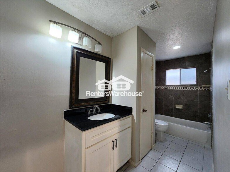 Building Photo - 8327 Bird Run Dr