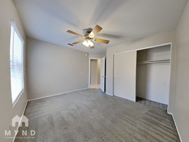 Building Photo - 3828 W Mariposa Grande Ln